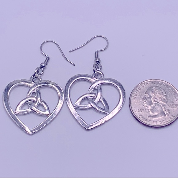💜3 for$33 ♥️NWT Hand Crafted Celtic Knot Heart Earrings ♥️ - Picture 4 of 10